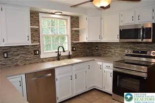 100 Rose Ct, Glendon Boro, PA 18042 - Photo 6