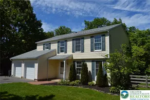 100 Rose Ct, Glendon Boro, PA 18042 - Photo 1