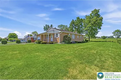 78 Colonial Road, Hanover Twp, PA 18109 - Photo 2