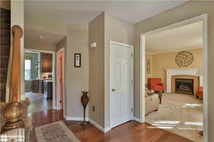 4826 Somerset Ln, Lower Macungie Township, PA 18062 - Photo 4
