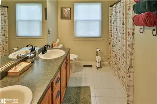 4826 Somerset Ln, Lower Macungie Township, PA 18062 - Photo 38