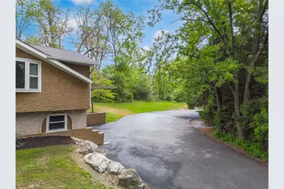1040 Riverview Drive, Lehigh Township, PA 18088 - Photo 8