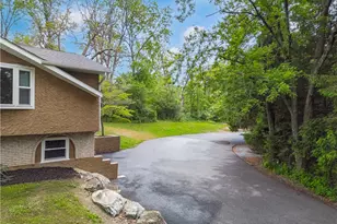 1040 Riverview Dr, Lehigh Township, PA 18088 - Photo 8