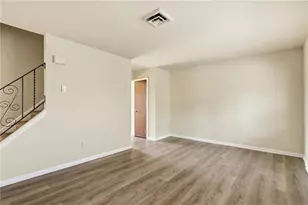 5612 Greens Dr, Lower Macungie Township, PA 18106 - Photo 4