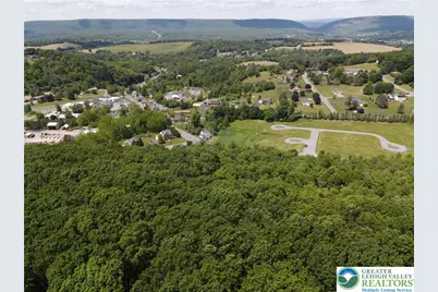 3603 Rip Court, Washington Township, PA 18080 - Photo 2