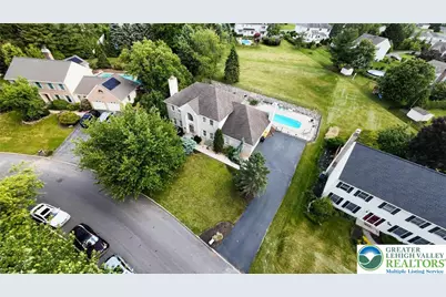 5526 Holiday Drive, Upper Macungie Township, PA 18104 - Photo 10