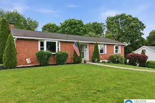 9 Stonecroft Dr, Easton, PA 18045 - Photo 2