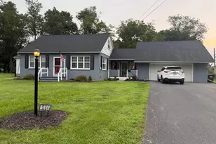 1564 Spruce St, Stroudsburg, PA 18360 - Photo 2