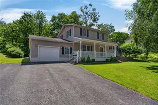 1032 Forest Dr, Stroudsburg, PA 18360 - Photo 1