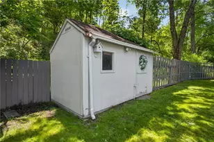 1032 Forest Dr, Stroudsburg, PA 18360 - Photo 10