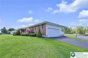 1004 Maple St, Pottsville, PA 17901 - Photo 2