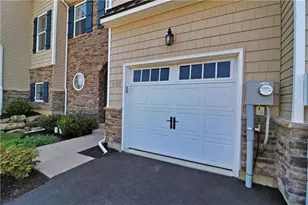 4502 Benjamin CT, Emmaus Boro, PA 18049 - Photo 2