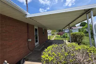 1877 S Wood St, Allentown City, PA 18103 - Photo 2