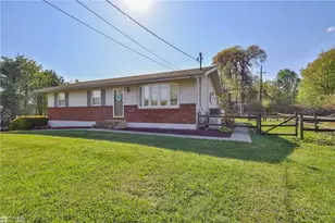 205 W Moorestown Rd, Bushkill Twp, PA 18091 - Photo 2