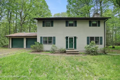 1585 Starry Lane, Chestnuthill Twp, PA 18330 - Photo 6