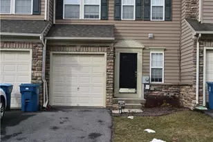 203 Auburn Dr, Williams Township, PA 18042 - Photo 2