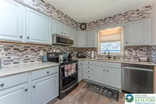 6 View Dr, Walnutport Boro, PA 18088 - Photo 6