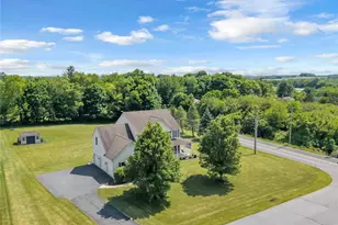 204 Bushkill Ridge Rd, Bushkill Twp, PA 18091 - Photo 2