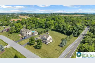 204 Bushkill Ridge Road, Bushkill Twp, PA 18091 - Photo 4