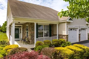 2040 Kingsview Rd, Macungie Boro, PA 18062 - Photo 2
