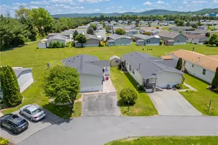 3331 Marworth Ct, Lower Macungie Township, PA 18062 - Photo 6