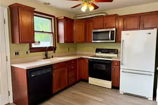 3061 Clifton Ave, Bethlehem City, PA 18020 - Photo 6
