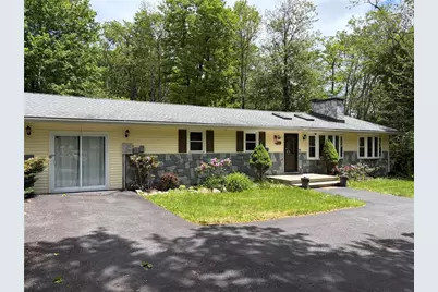 215 Larch Oval, Coolbaugh Twp, PA 18466 - Photo 4