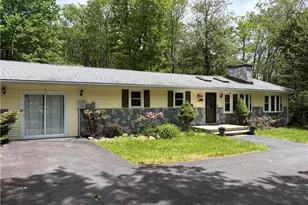 215 Larch Oval, Coolbaugh Twp, PA 18466 - Photo 4
