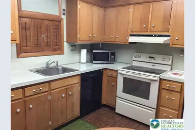 1015 Main Street, Slatington Boro, PA 18080 - Photo 12