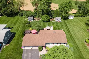116 Oxford Dr, Palmer Twp, PA 18045 - Photo 2