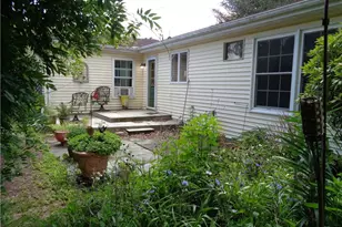 8166 Sharon Dr, Washington Township, PA 18080 - Photo 6