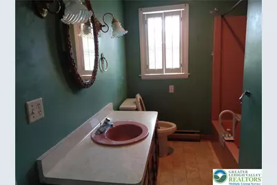 8166 Sharon Drive, Washington Township, PA 18080 - Photo 16