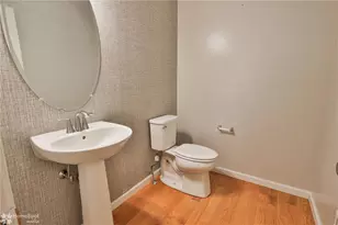 2606 Sapphire Ln, Bethlehem Township, PA 18020 - Photo 8