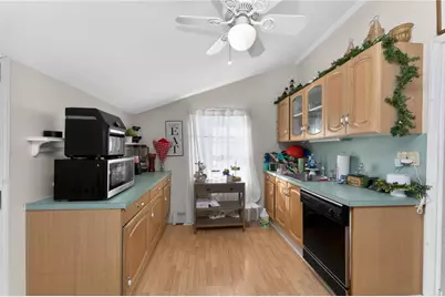 1121 Front Street, North Catasauqua Bor, PA 18032 - Photo 10