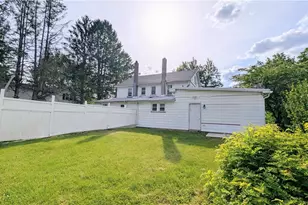 2057 S Delaware Dr, Upper Mt Bethel Twp, PA 18343 - Photo 14
