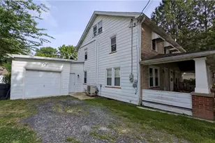 2057 S Delaware Dr, Upper Mt Bethel Twp, PA 18343 - Photo 2