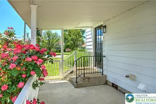 2038 Vista Dr, Bethlehem City, PA 18018 - Photo 10