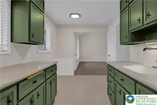 2038 Vista Dr, Bethlehem City, PA 18018 - Photo 32