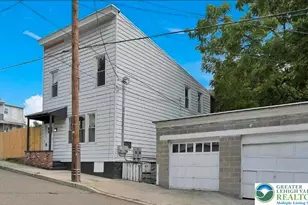 533 E Market St, Pottsville, PA 17909 - Photo 2