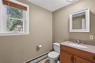 1052 Debbie Ln, Salisbury Township, PA 18103 - Photo 14