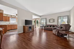 145 Vista Dr, Forks Twp, PA 18040 - Photo 6