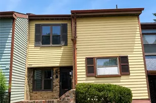 1717 Redwood Ct, Allentown City, PA 18104 - Photo 2