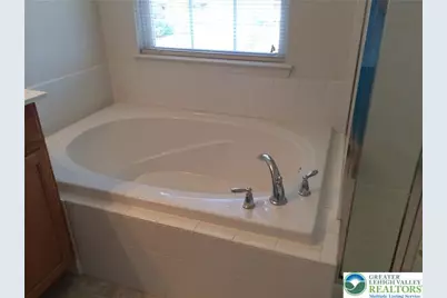 1073 Sparrow Way, Upper Macungie Township, PA 18031 - Photo 10
