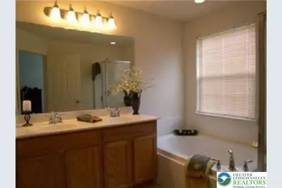 1073 Sparrow Way, Upper Macungie Township, PA 18031 - Photo 8