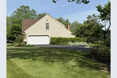 4114 Rochelle Drive, South Whitehall Township, PA 18104 - Photo 4