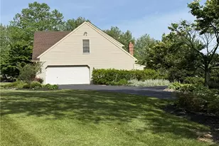4114 Rochelle Dr, South Whitehall Township, PA 18104 - Photo 4