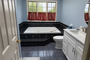 4114 Rochelle Dr, South Whitehall Township, PA 18104 - Photo 28