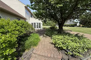 4114 Rochelle Dr, South Whitehall Township, PA 18104 - Photo 2