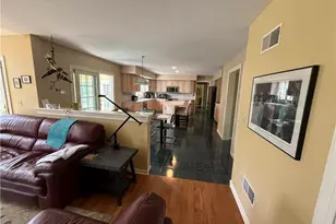 4114 Rochelle Dr, South Whitehall Township, PA 18104 - Photo 8
