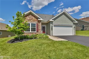 5424 Traditions Dr, Upper Saucon Township, PA 18036 - Photo 2
